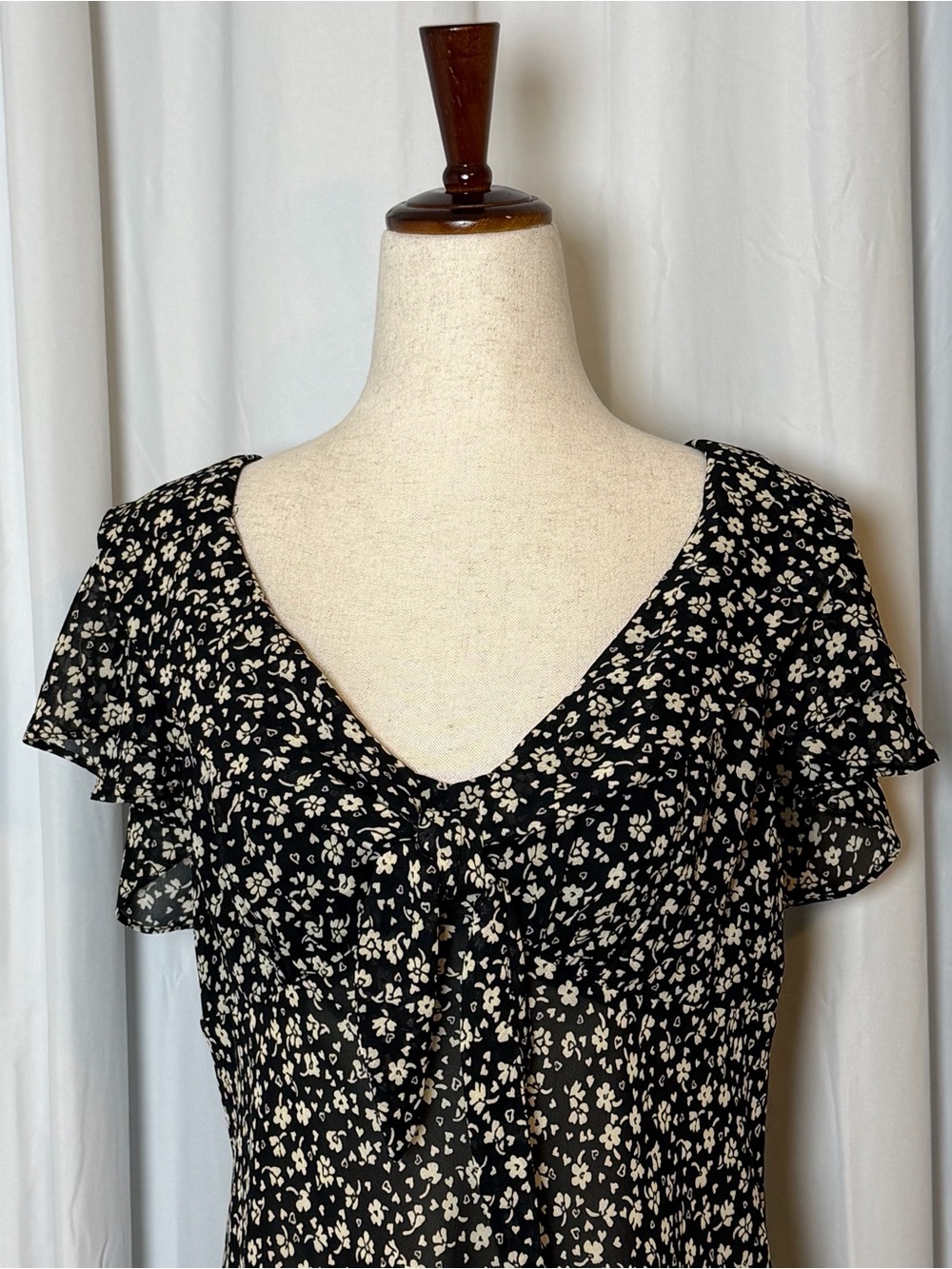 Reformation Britta Top Floral Tie Front Black Cream VNeck Short Sleeve NWT Large - Picture 5 of 14
